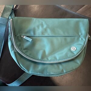Lululemon All night festival bag 5L